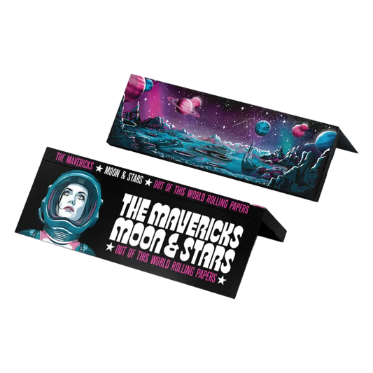 Rolling papers featuring space-themed artwork and ’The Mavericks Moon & Stars’ branding.